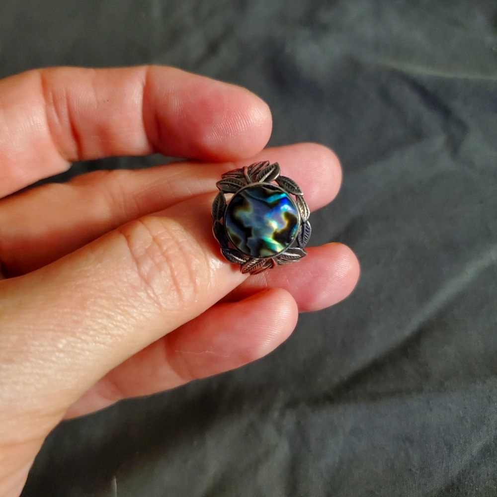 Ring - Picture 5 of 6